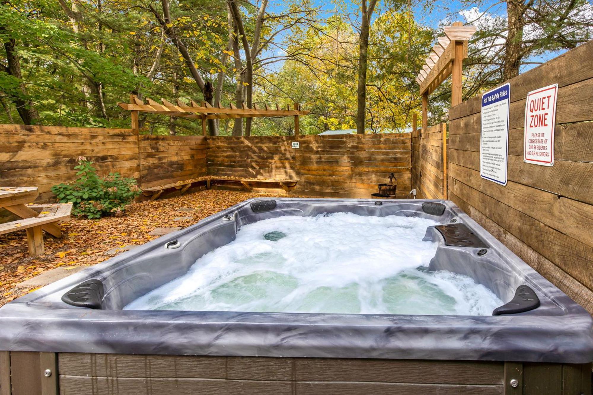 5 Bd W Hottub - Mins To Hunting Hiking & Fishing * New Providence